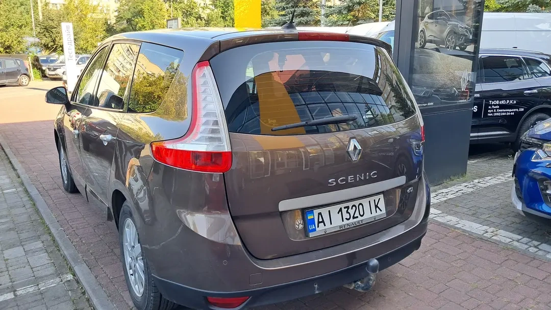 Renault MEGANE Scenic-1