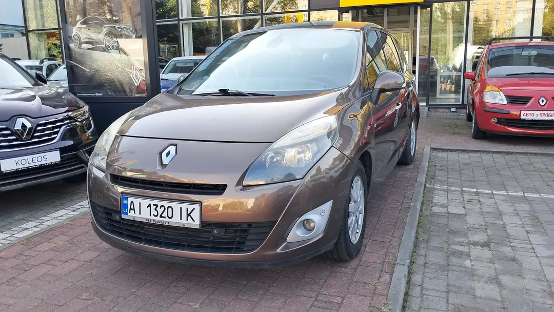 Renault MEGANE Scenic-2